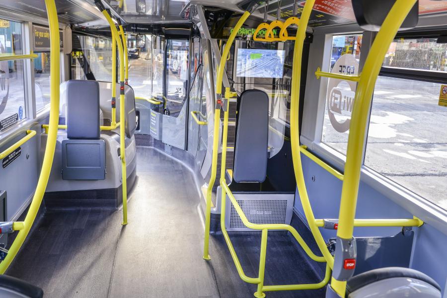 Интерьер Alexander Dennis Enviro400 City 2016 года  (фото 9 из 12)